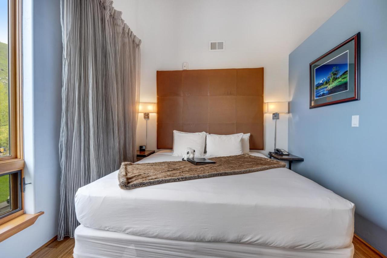 The White Buffalo Club Hotel Jackson